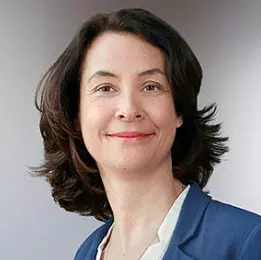 新利18官网首席执行官埃斯特尔·柏莲诺照片_2025.08.01